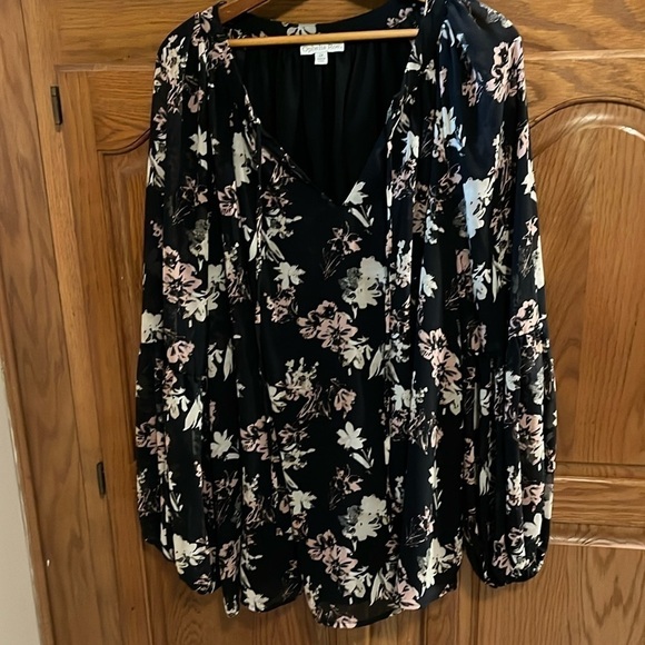Ophelia Roe Floral Blouse - Picture 1 of 5